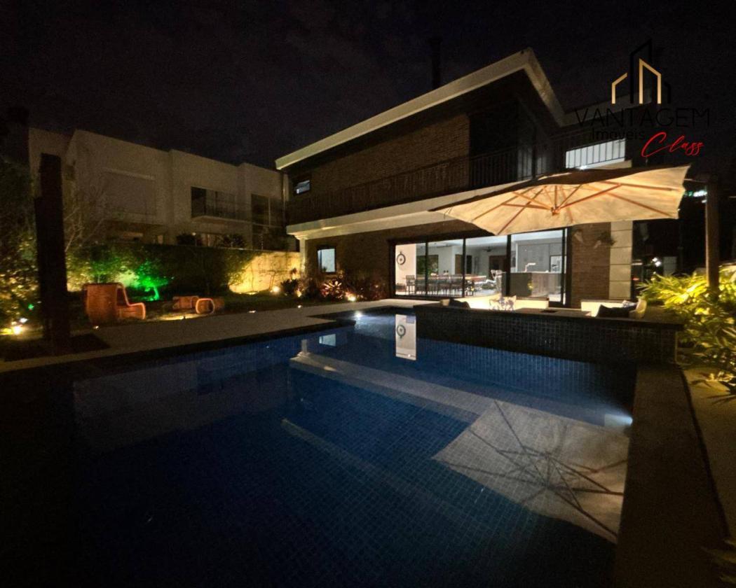 Casa à venda em Santo Inácio, Curitiba — Hub Urbana