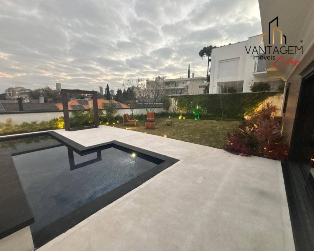 Casa à venda em Santo Inácio, Curitiba — Hub Urbana
