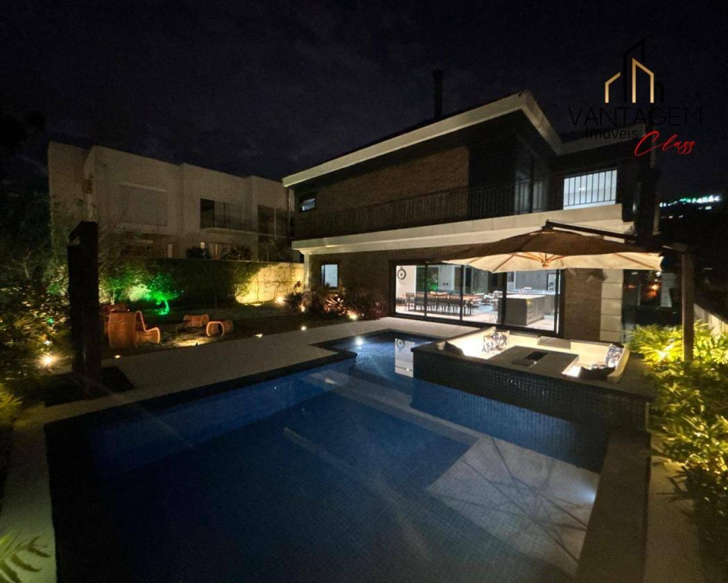 Casa à venda em Santo Inácio, Curitiba — Hub Urbana