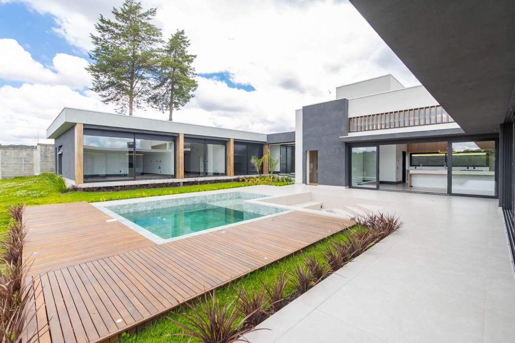 Casa em Curitiba - PR, no bairro Cidade Industrial - Referência CA0018-KRF