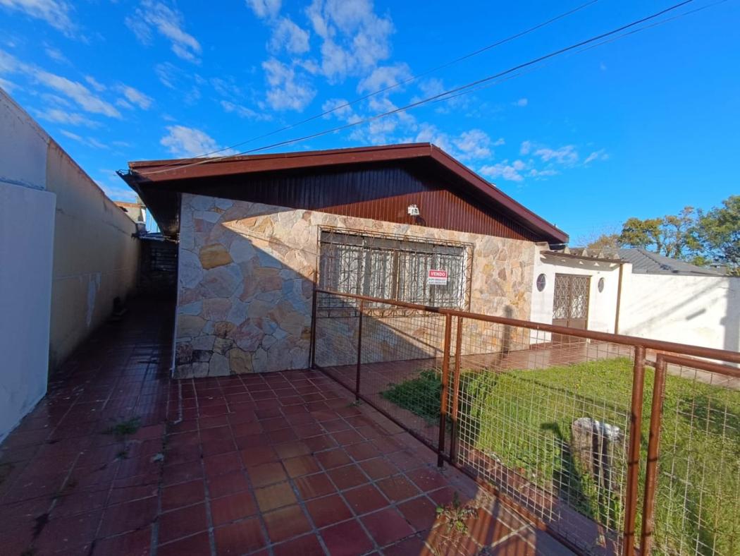 Casa em Curitiba - PR, no bairro Cajuru - Referência CA0022-LIPD