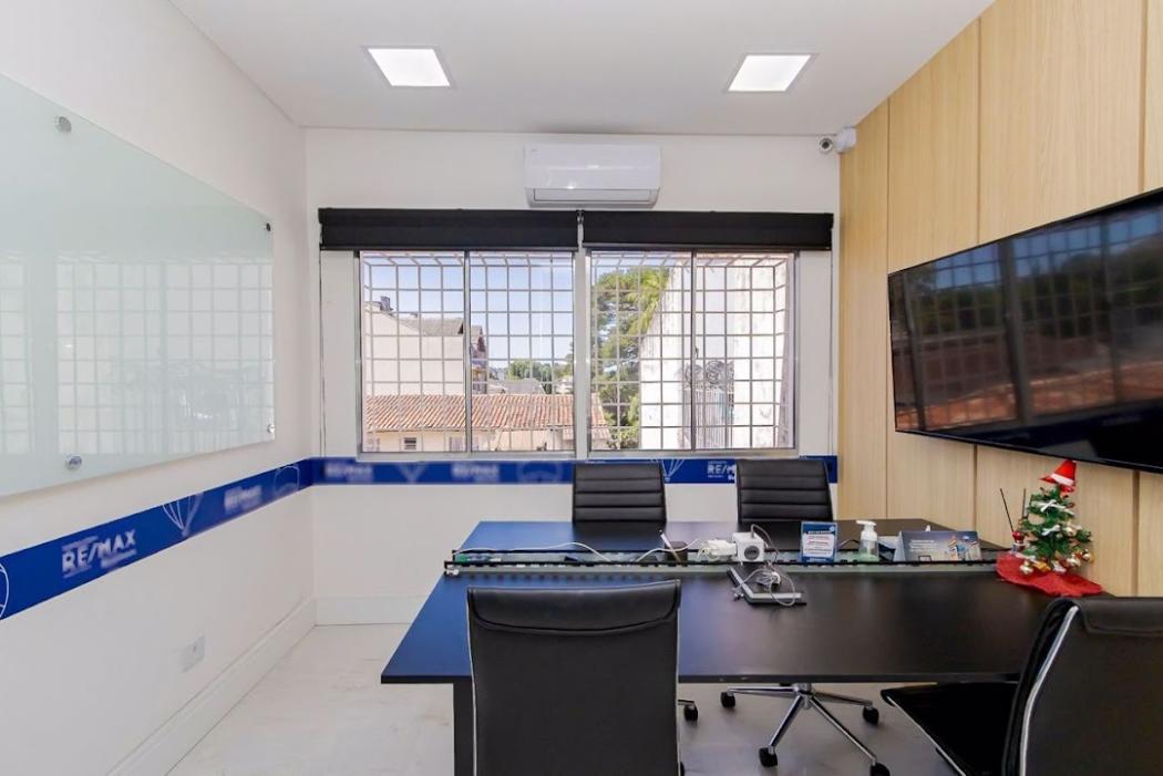 Casa à venda em Centro Cívico, Curitiba — Hub Urbana