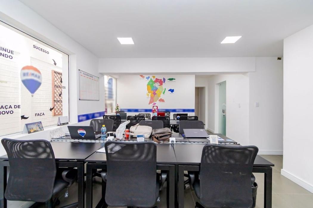 Casa à venda em Centro Cívico, Curitiba — Hub Urbana