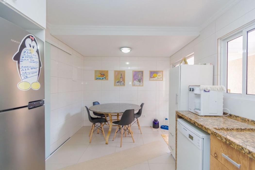 Casa à venda em Uberaba, Curitiba — Hub Urbana