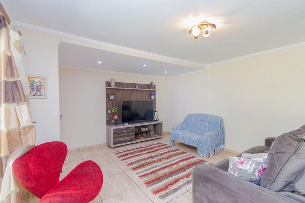 Casa à venda em Uberaba, Curitiba — Hub Urbana