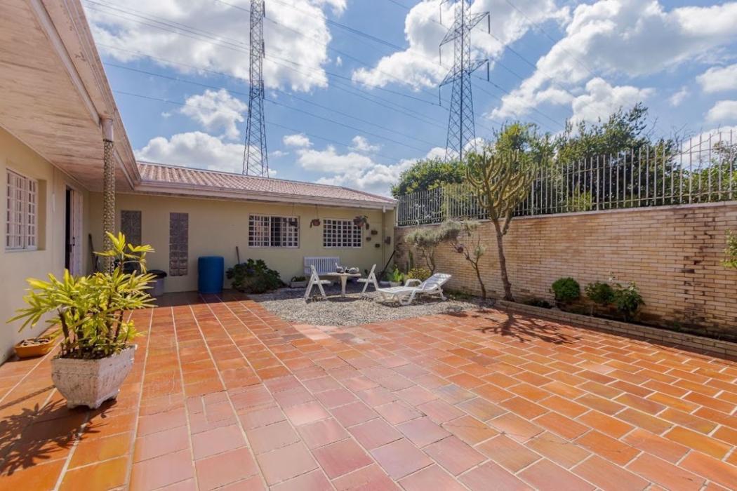 Casa à venda em Uberaba, Curitiba — Hub Urbana