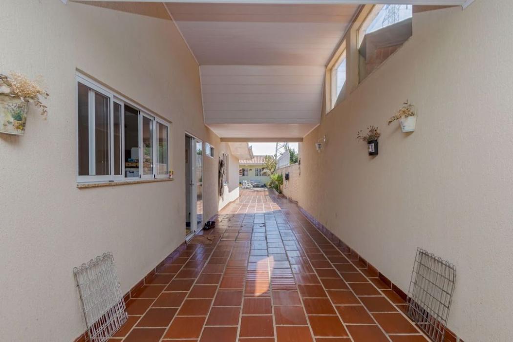 Casa à venda em Uberaba, Curitiba — Hub Urbana