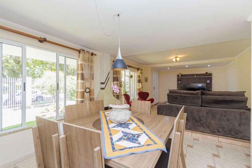 Casa à venda em Uberaba, Curitiba — Hub Urbana
