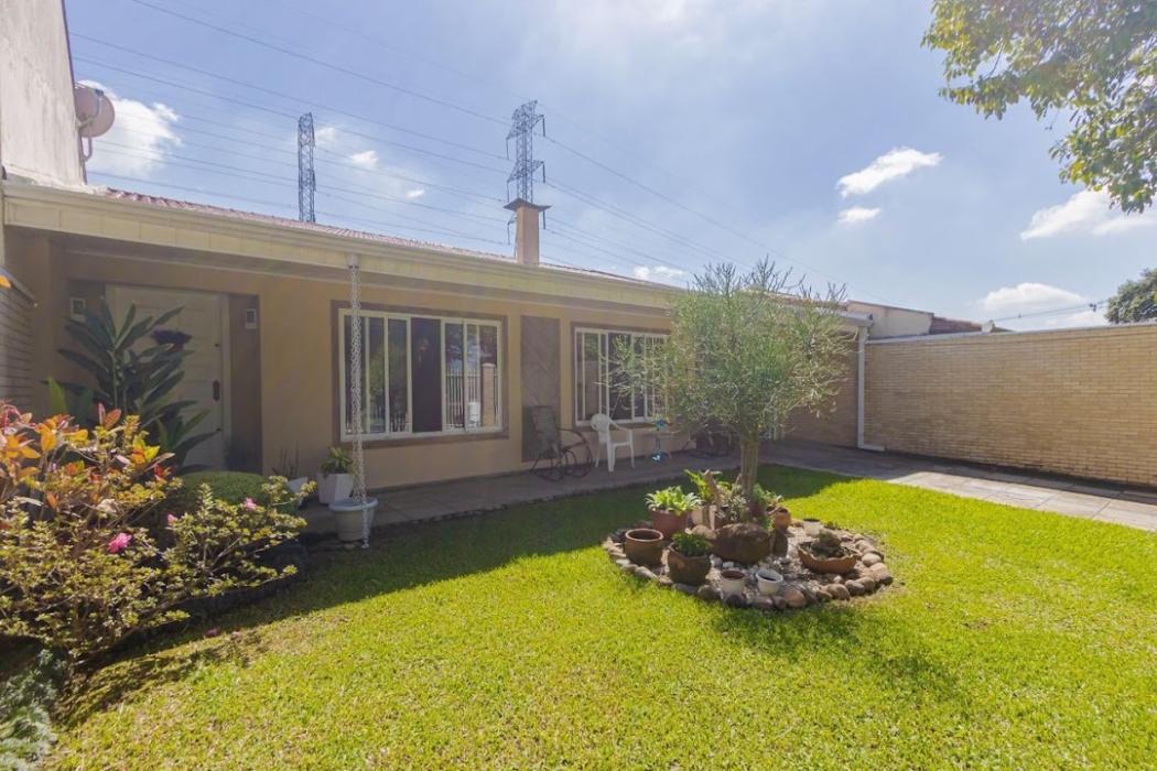 Casa à venda em Uberaba, Curitiba — Hub Urbana