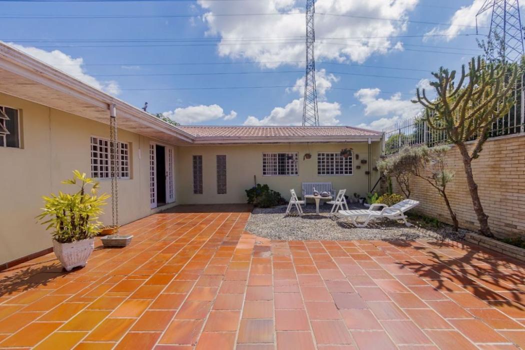 Casa à venda em Uberaba, Curitiba — Hub Urbana