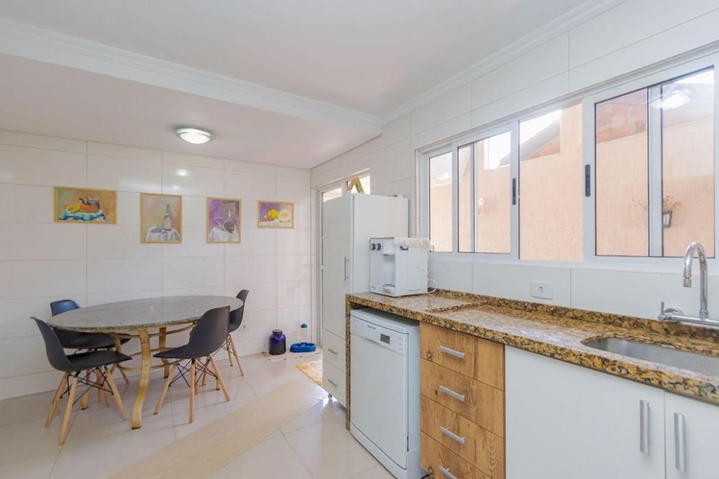 Casa à venda em Uberaba, Curitiba — Hub Urbana