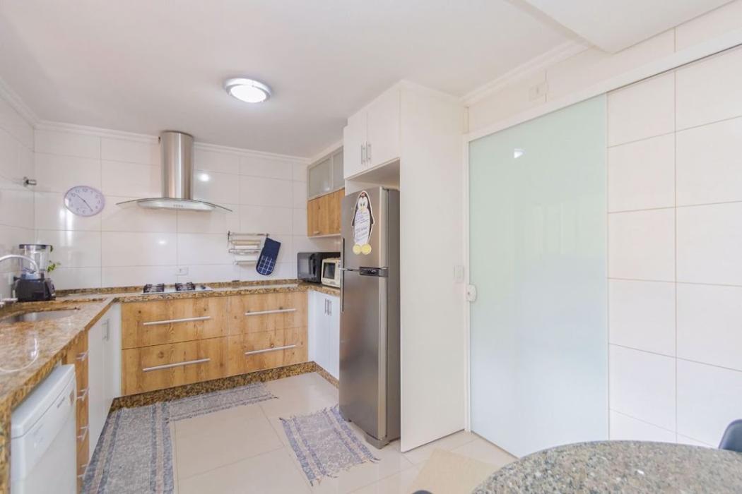 Casa à venda em Uberaba, Curitiba — Hub Urbana