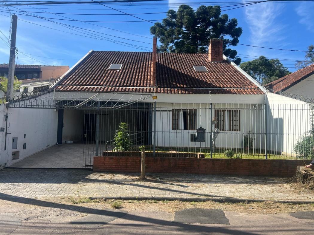Casa à venda em Barreirinha, Curitiba — Fava Imóveis