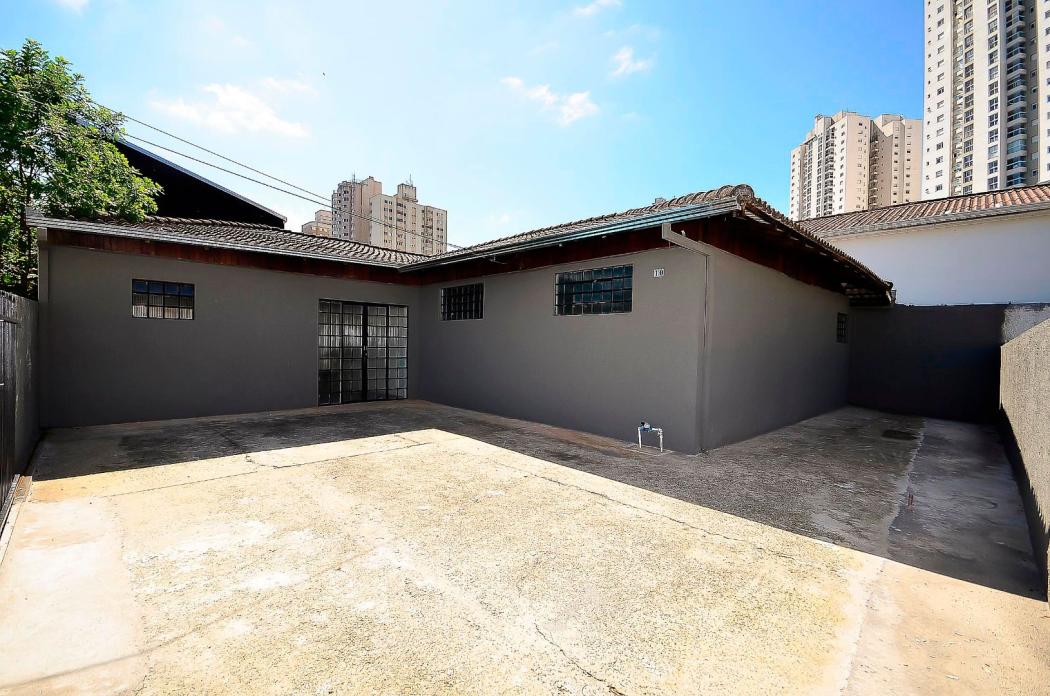 Casa em Curitiba - PR, no bairro Cristo Rei - Referência CA0026-LACJ