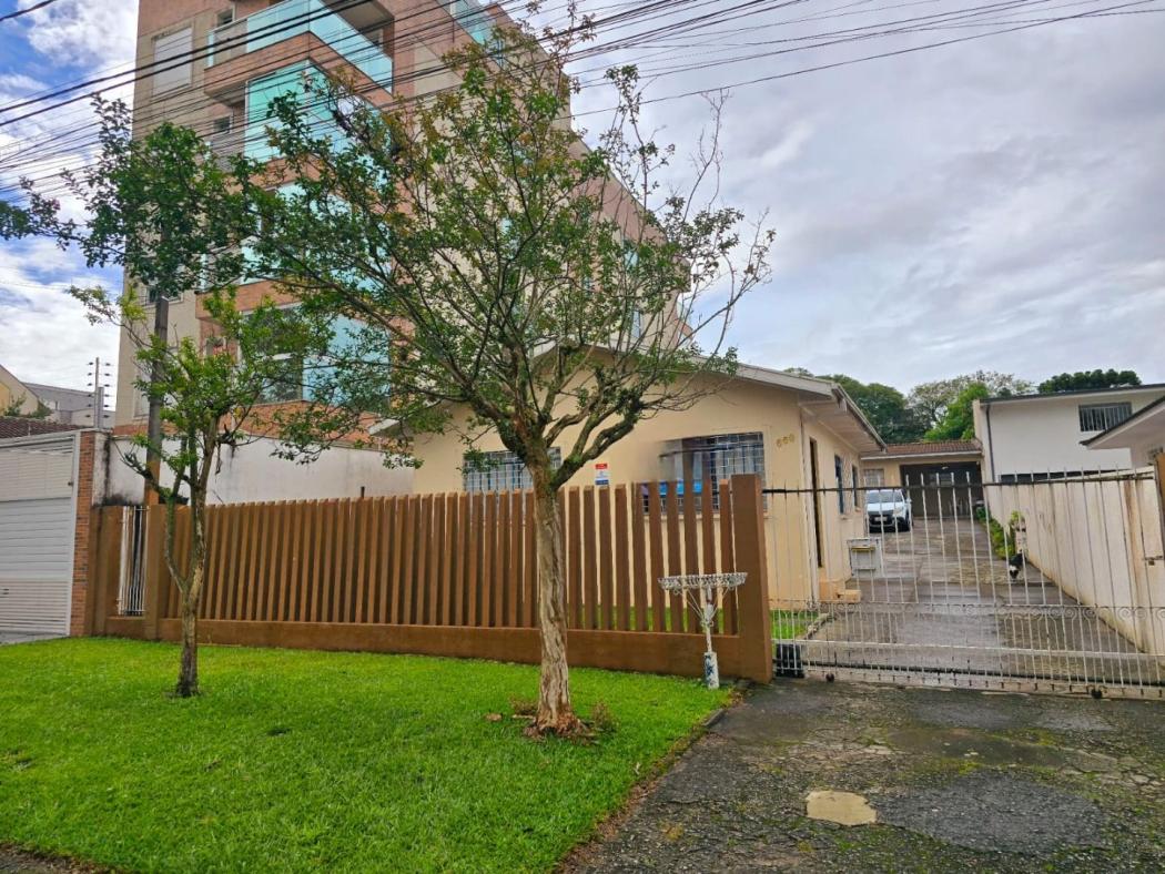 Casa em Curitiba - PR, no bairro Portão - Referência CA0030-MELE