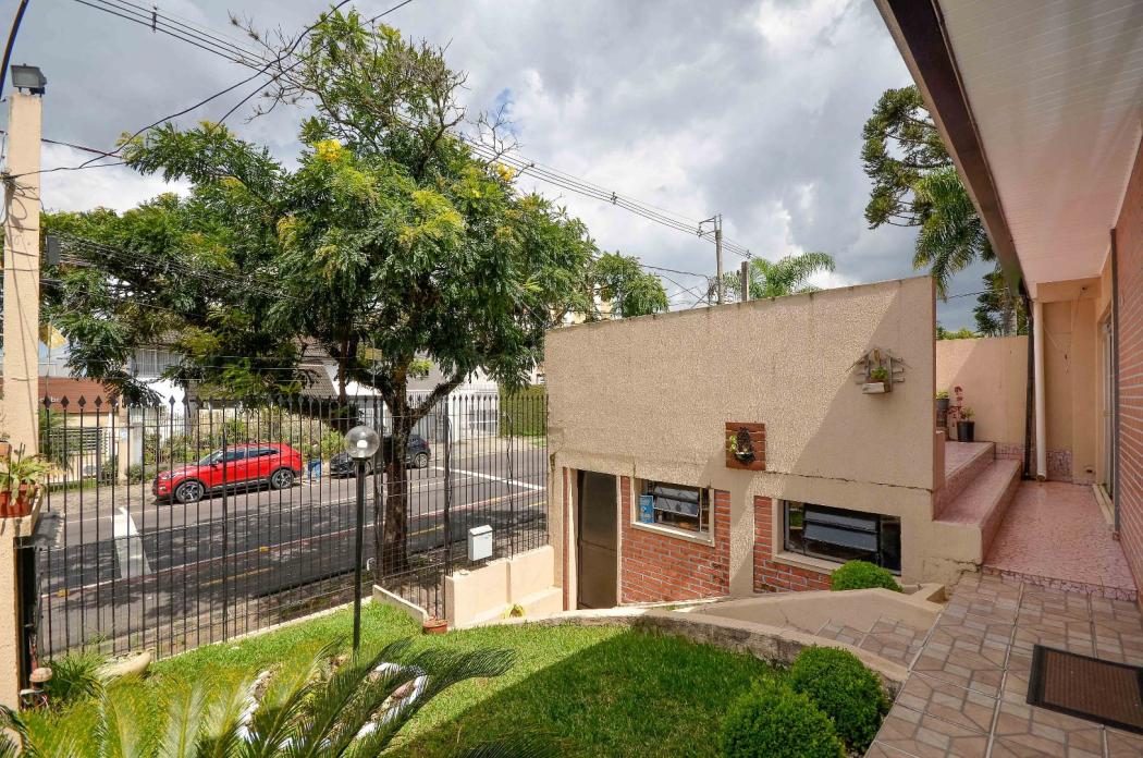 Casa em Curitiba - PR, no bairro Água Verde - Referência CA0035-LACJ