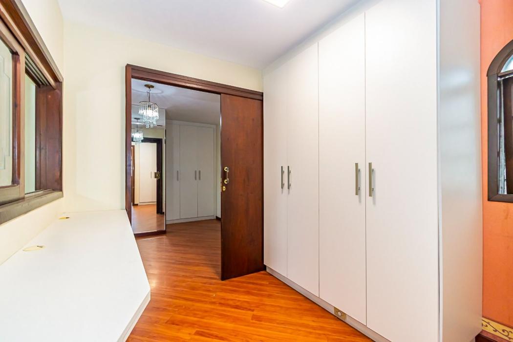 Casa para alugar em Tarumã, Curitiba — Hub Urbana