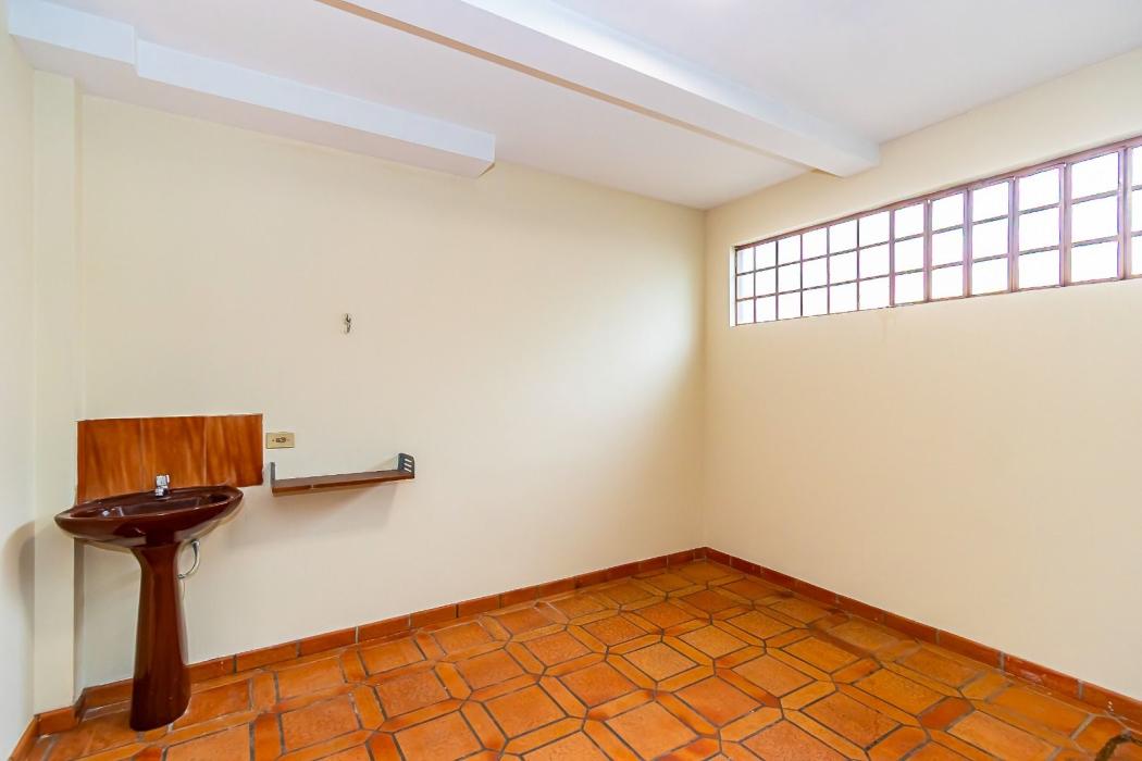 Casa para alugar em Tarumã, Curitiba — Hub Urbana