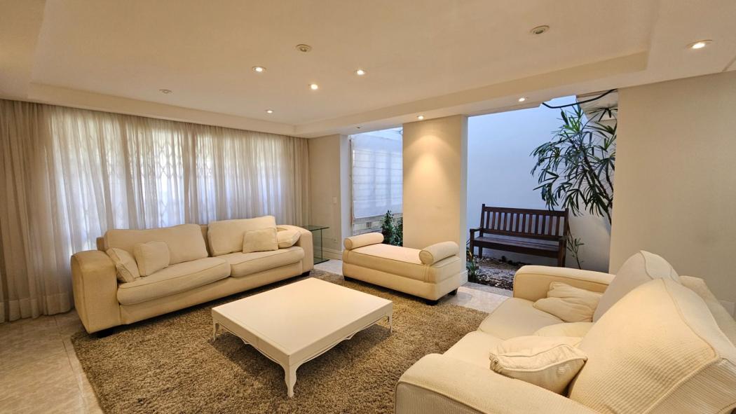 Casa com 4 dormitórios para alugar, 246 m² por R$ 8.900/mês - Água Verde - Curitiba/PR - voa corretor