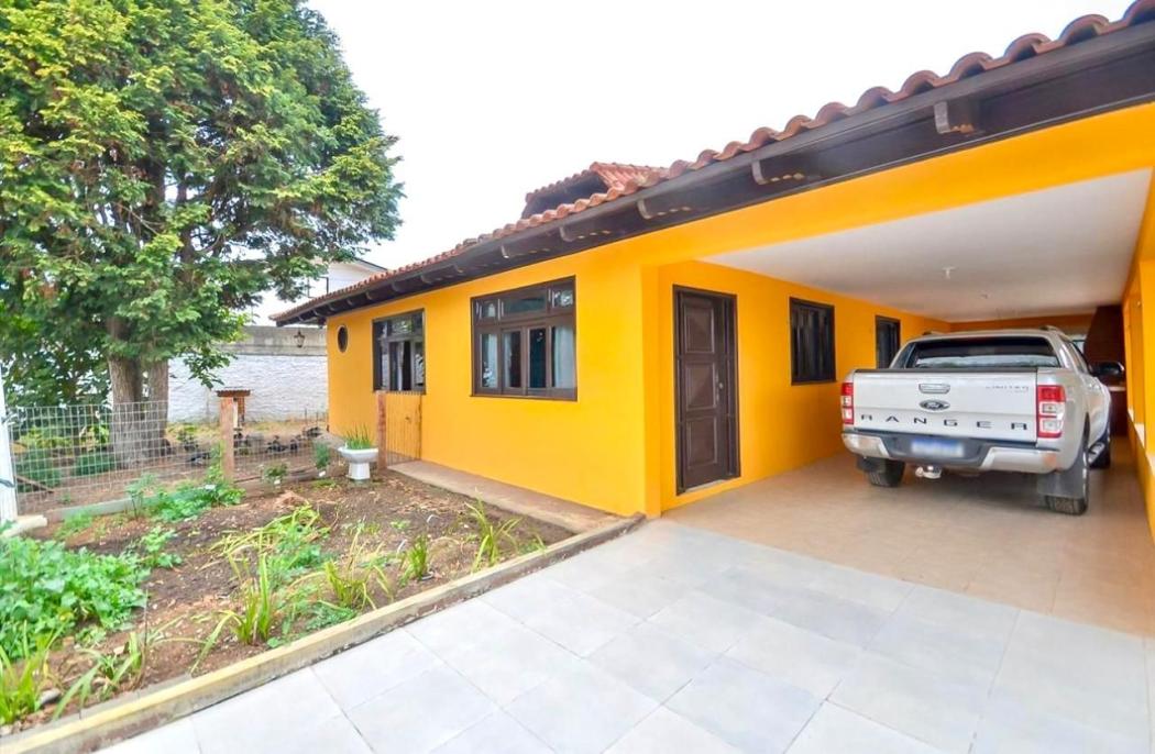 Casa em Colombo - PR, no bairro Roça Grande - Referência CA0051-FE0E