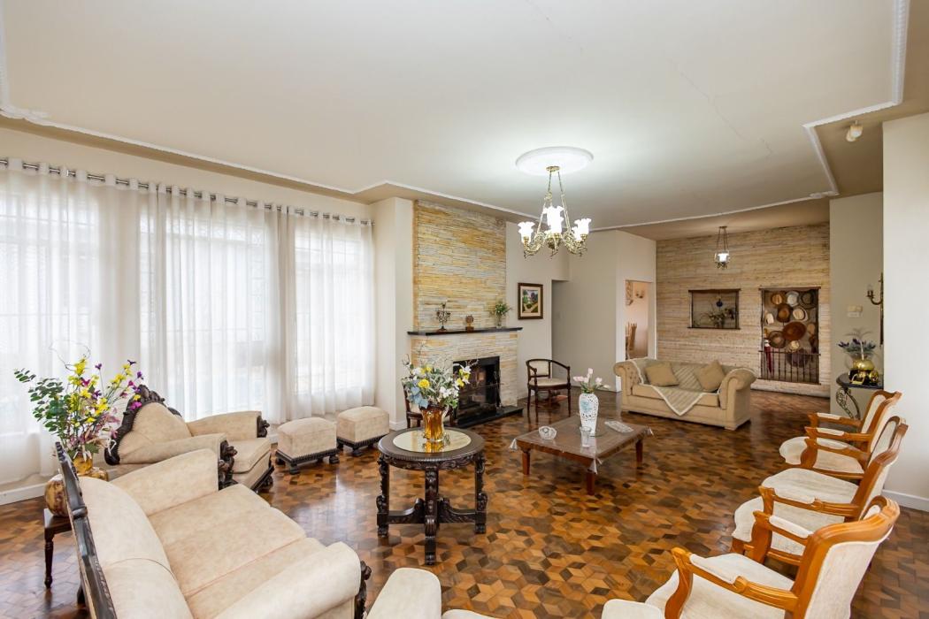 Casa à venda com 3 quartos, 344m² - Jardim Botânico,Curitiba 
