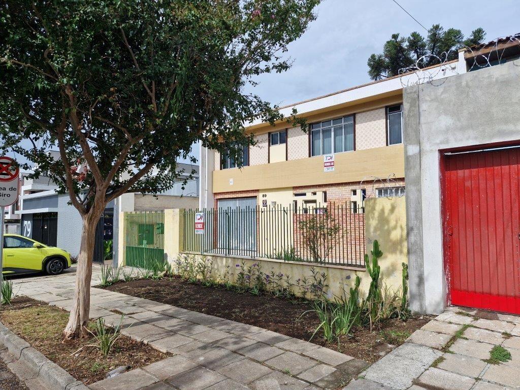 Casa à venda com 3 quartos, 194m² - Agua Verde,Curitiba 
