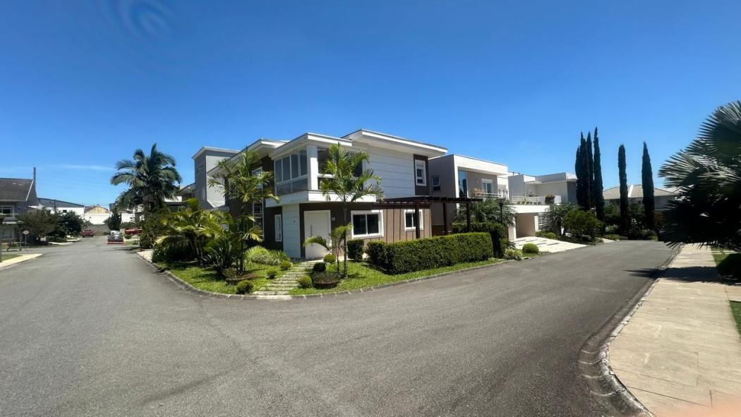 Casa em Curitiba - PR, no bairro Xaxim - Referência CA0081-TJTO