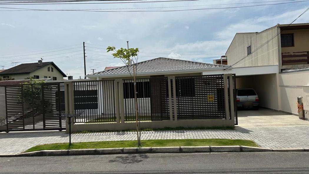 Casa em Curitiba - PR, no bairro Portão - Referência CA0084-TJTO