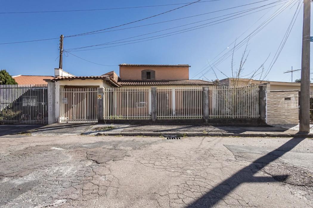 Casa em Curitiba - PR, no bairro Bairro Alto - Referência CA0101-MB7Z