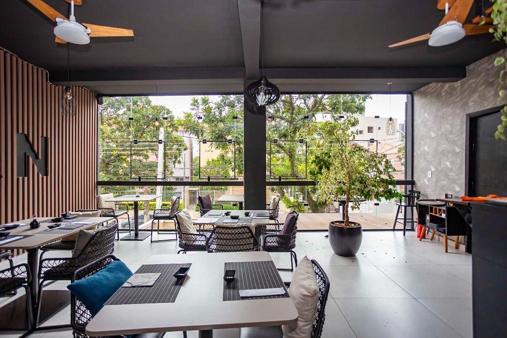 Casa em Curitiba - PR, no bairro Água Verde - Referência CA0115-JCN