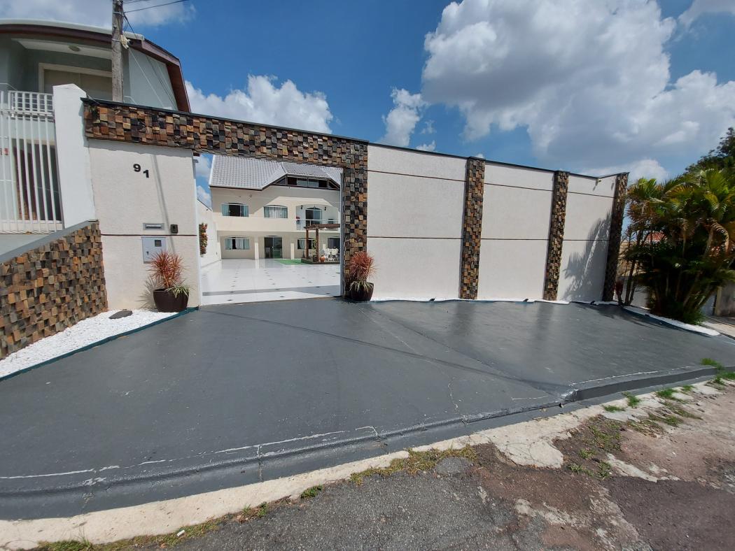 Casa em CURITIBA - PR, no bairro Campo Comprido - Referência CA0118-EK-RIC