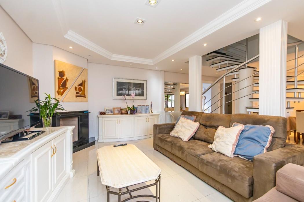 Casa em São José dos Pinhais - PR, no bairro Costeira - Referência CA0119-RIH9