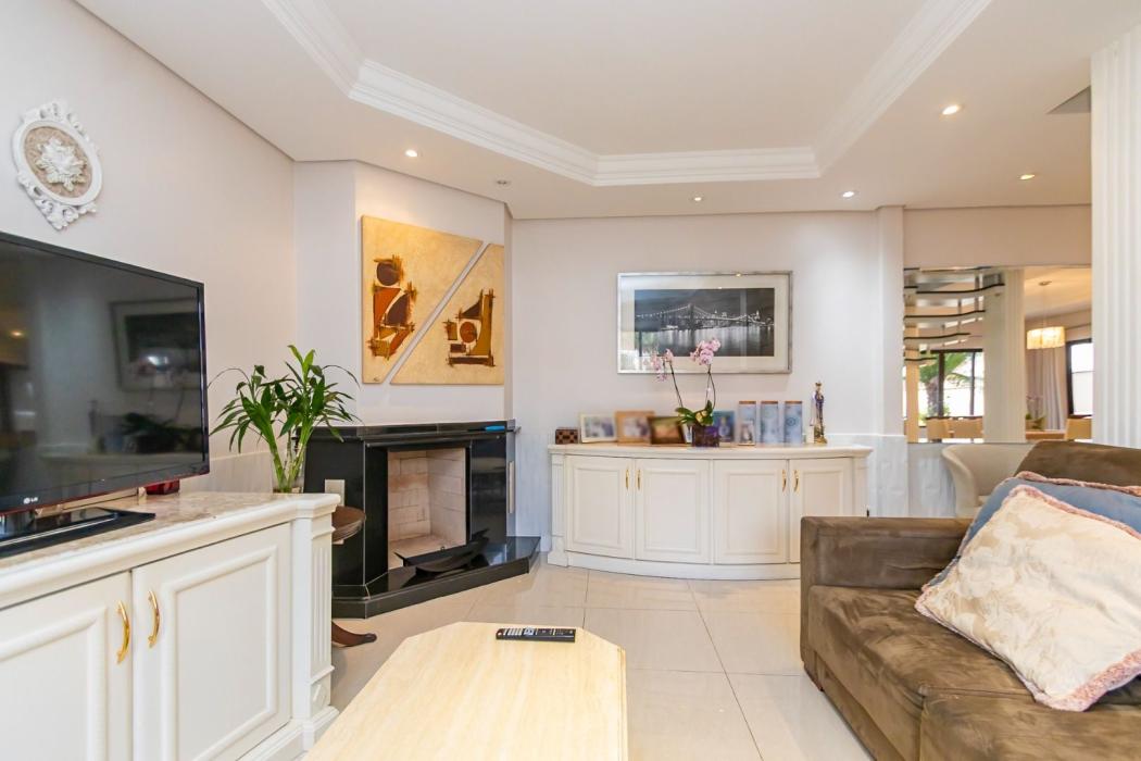 Casa em São José dos Pinhais - PR, no bairro Costeira - Referência CA0119-RIH9