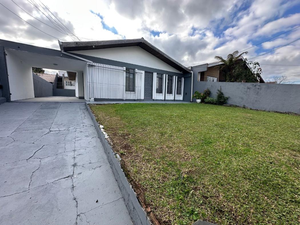 Casa com 5 dormitórios à venda, 200 m² por R$ 895.000,00 - Uberaba - Curitiba/PR - JB3 Imóveis