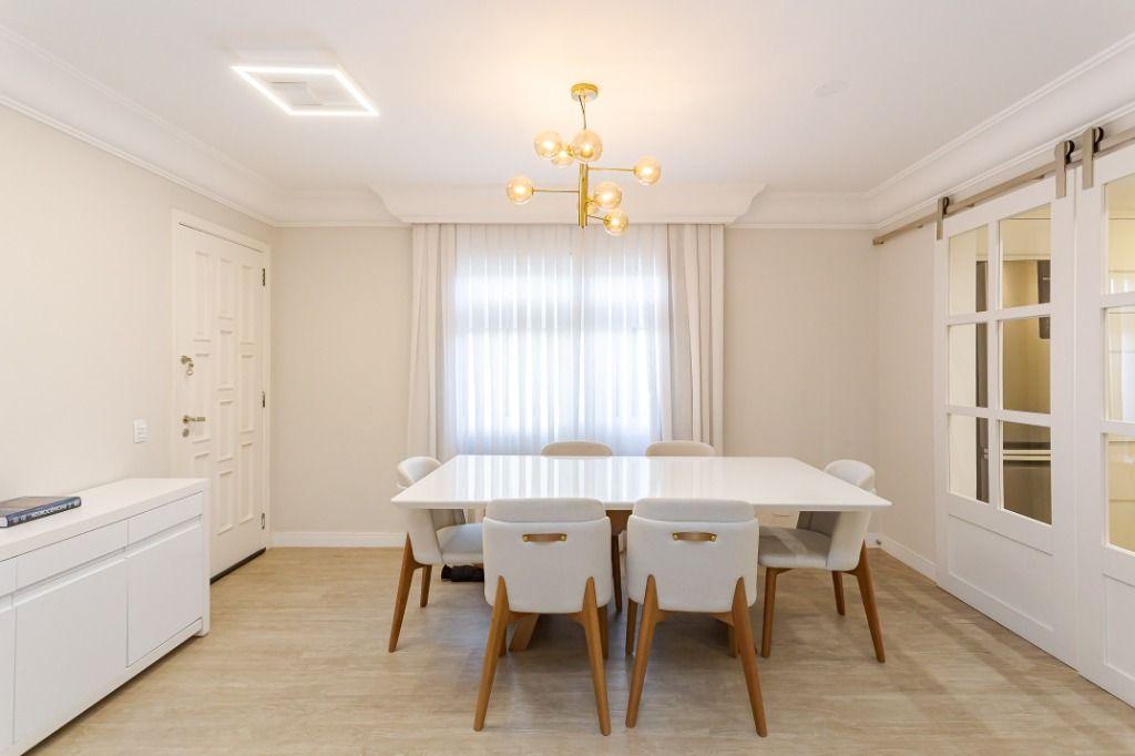 Casa em Curitiba - PR, no bairro Vista Alegre - Referência CA0128-JCN