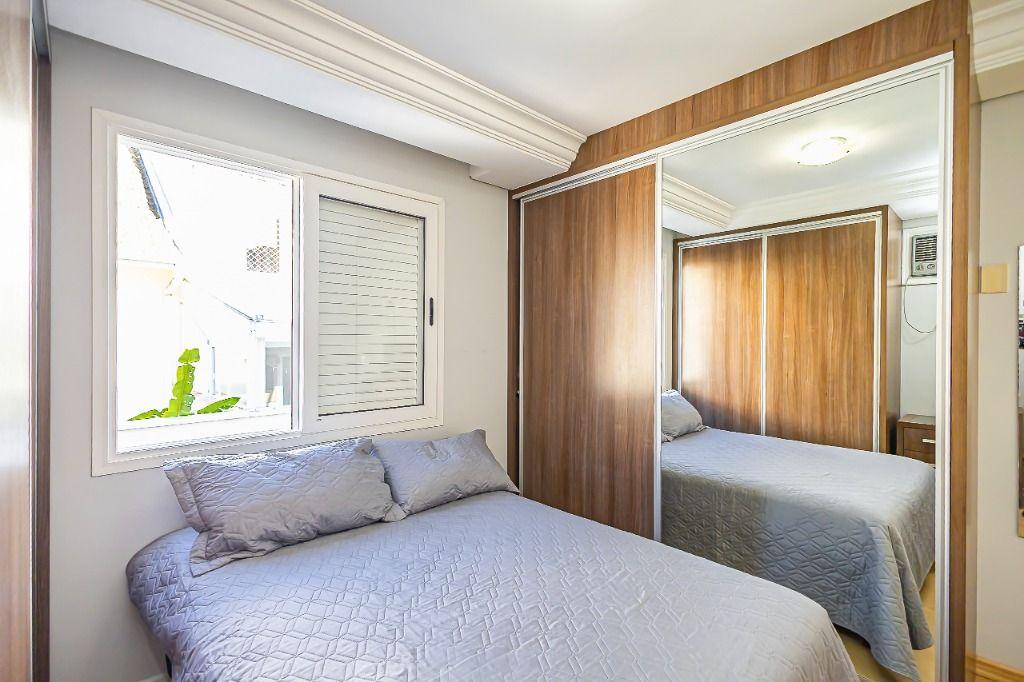 Casa à venda com 4 quartos, 220m² - Vista Alegre,Curitiba 