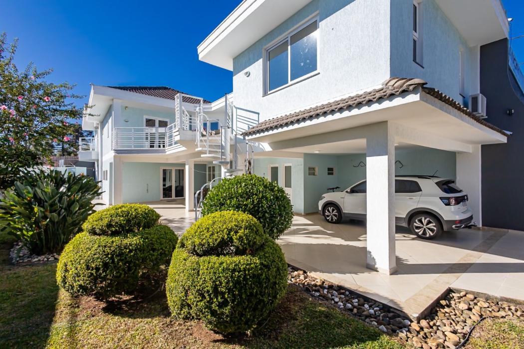 Casa em Curitiba - PR, no bairro Novo Mundo - Referência CA0205-PTIM