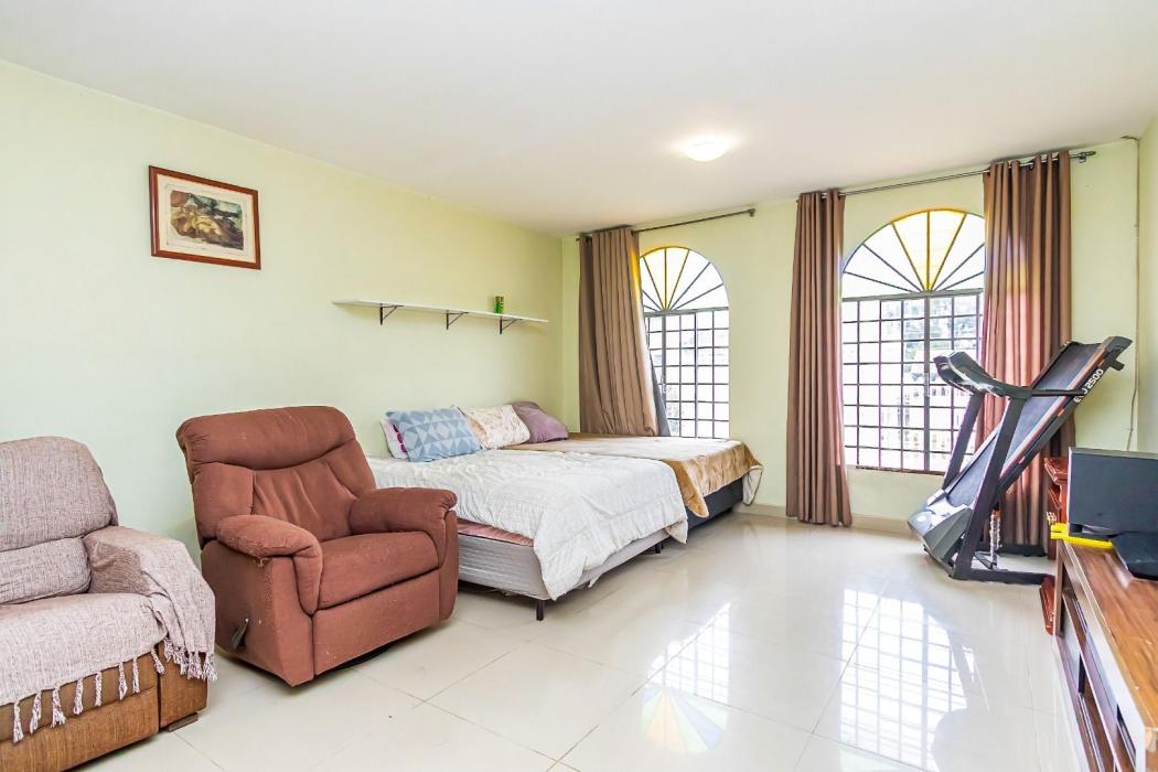 Casa à venda com 3 quartos, 130m² - Boa Vista,Curitiba 
