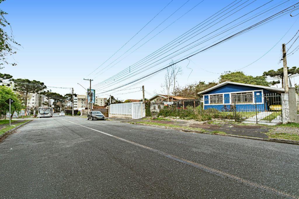 Casa em Curitiba - PR, no bairro Novo Mundo - Referência CA0209-SQU