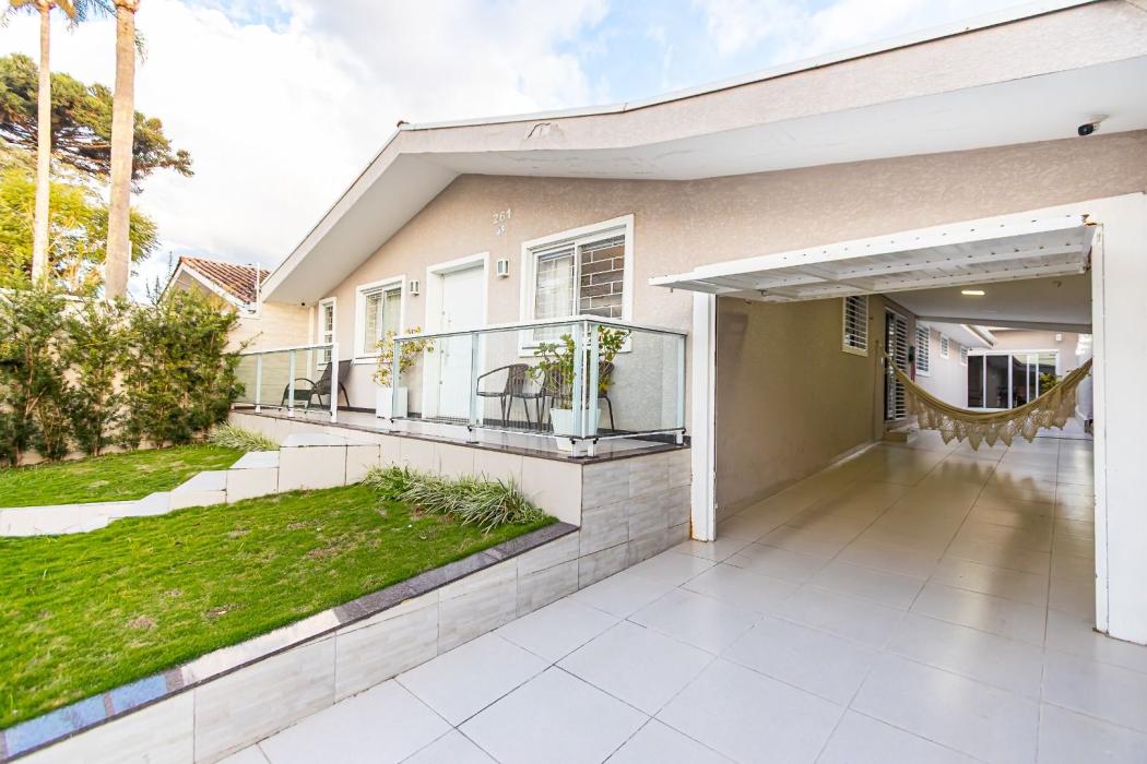 Casa à venda com 3 quartos, 221m² - Boa Vista,Curitiba 