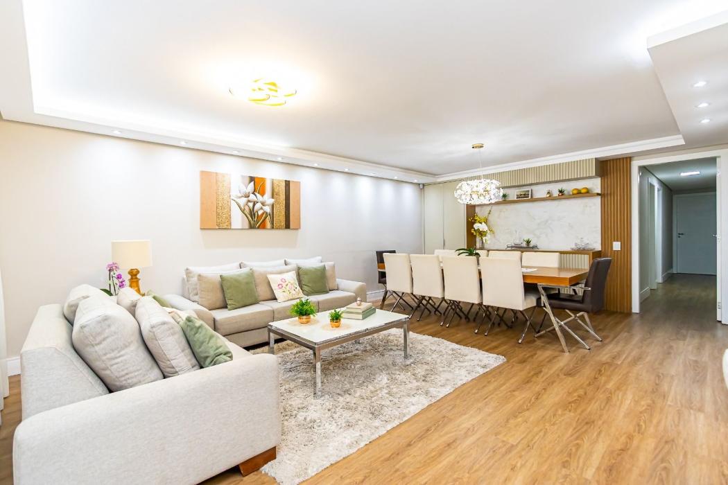  - Casa Ampla com Espaço Gourmet e Suíte Conforto em Curitiba