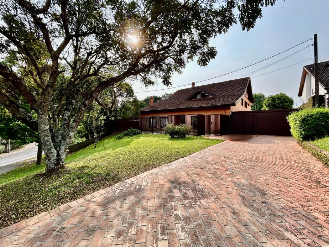 CASA com 3 dormitórios à venda com 530m² por R$ 5.560.000,00 no bairro Campina do Siqueira - CURITIBA / PR