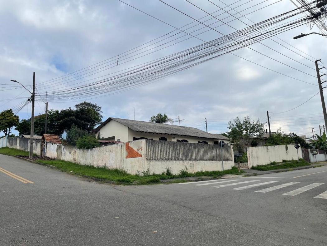  - Casa com terreno em Colombo/PR.
