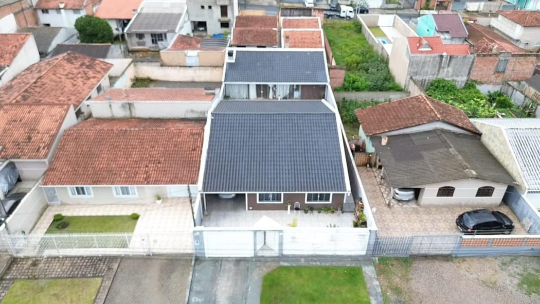 Casa térrea com 202 m² com 4 dormitórios sendo 1 suíte 4 vagas de garagens e edícula no Santo Antônio - Voa Corretor - Site para corretores de imóveis