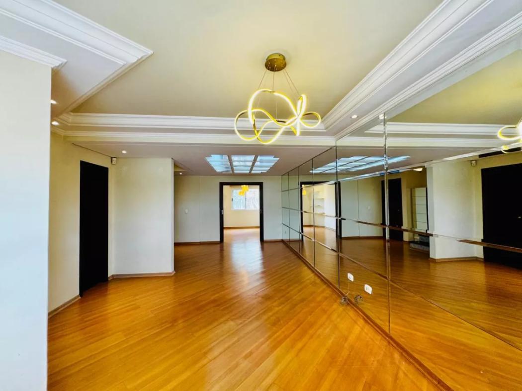 Casa em Curitiba - PR, no bairro Jardim das Américas - Referência CA0335-TIMF