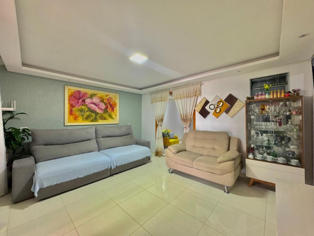  - CASA com 2 dormitórios à venda por R$ 350.000,00 no bairro Vitória Régia - CURITIBA / PR