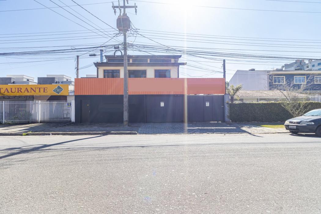 Casa em CURITIBA - PR, no bairro Hauer - Referência CA103-GTX