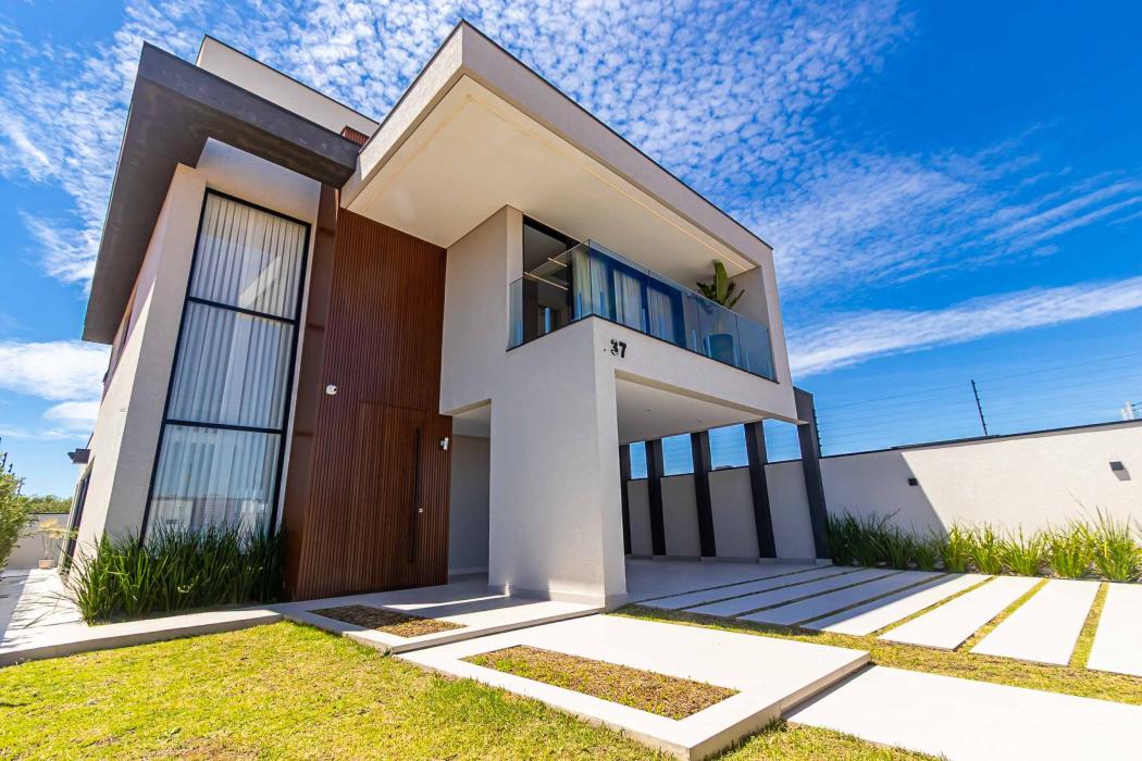 Casa em CURITIBA - PR, no bairro Cidade Industrial - Referência CA105-GTX