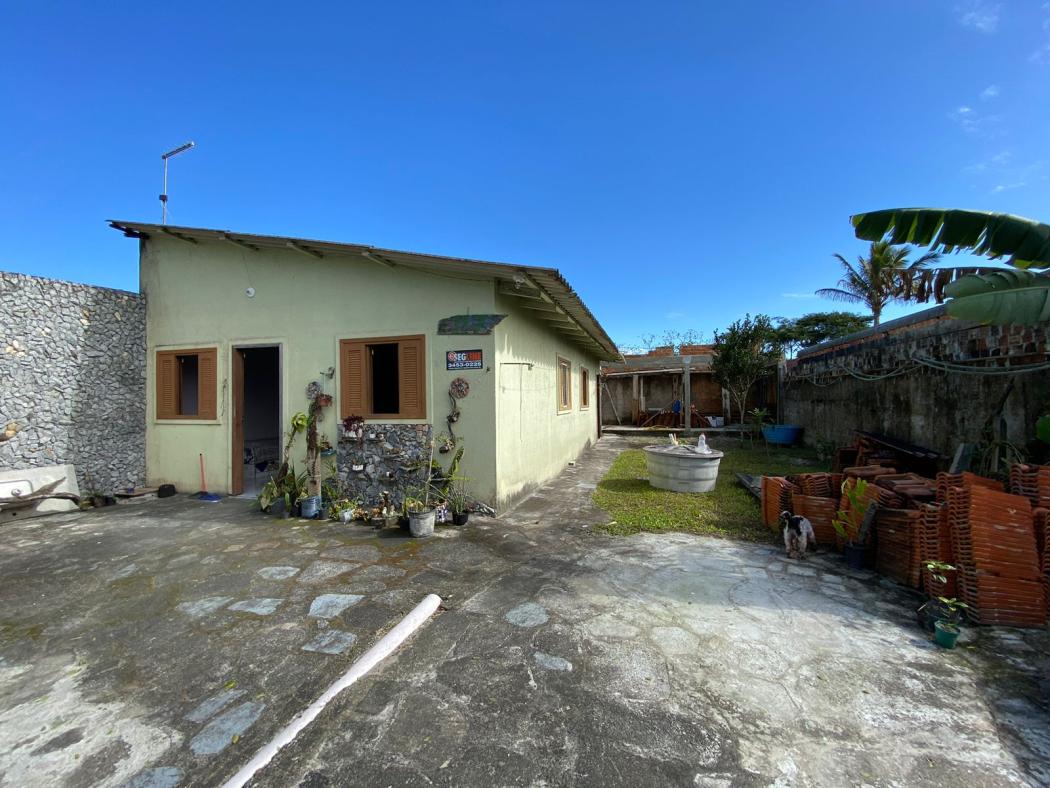 Casa em PONTAL DO PARANÁ - PR, no bairro  - Referência CA1064-DZ-RIC
