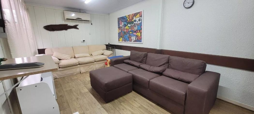  - Casa Em Guaratuba a 4 Quadras do Mar, 5 Dormitórios, 4 banheiros, Terreno 640 m2